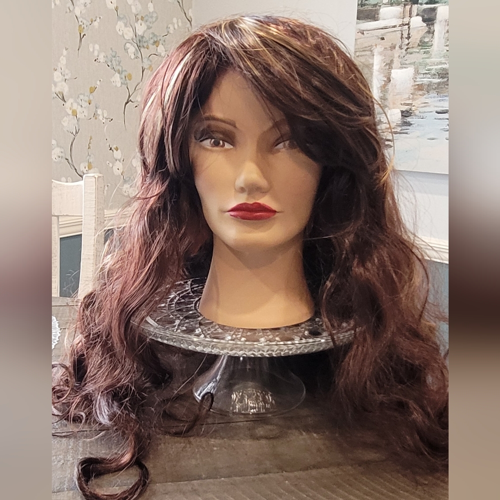 NWOT- BROWN WIG WITH BLONDE HIGHLIGHTS, WEAVING CAP AND A WIG CAP